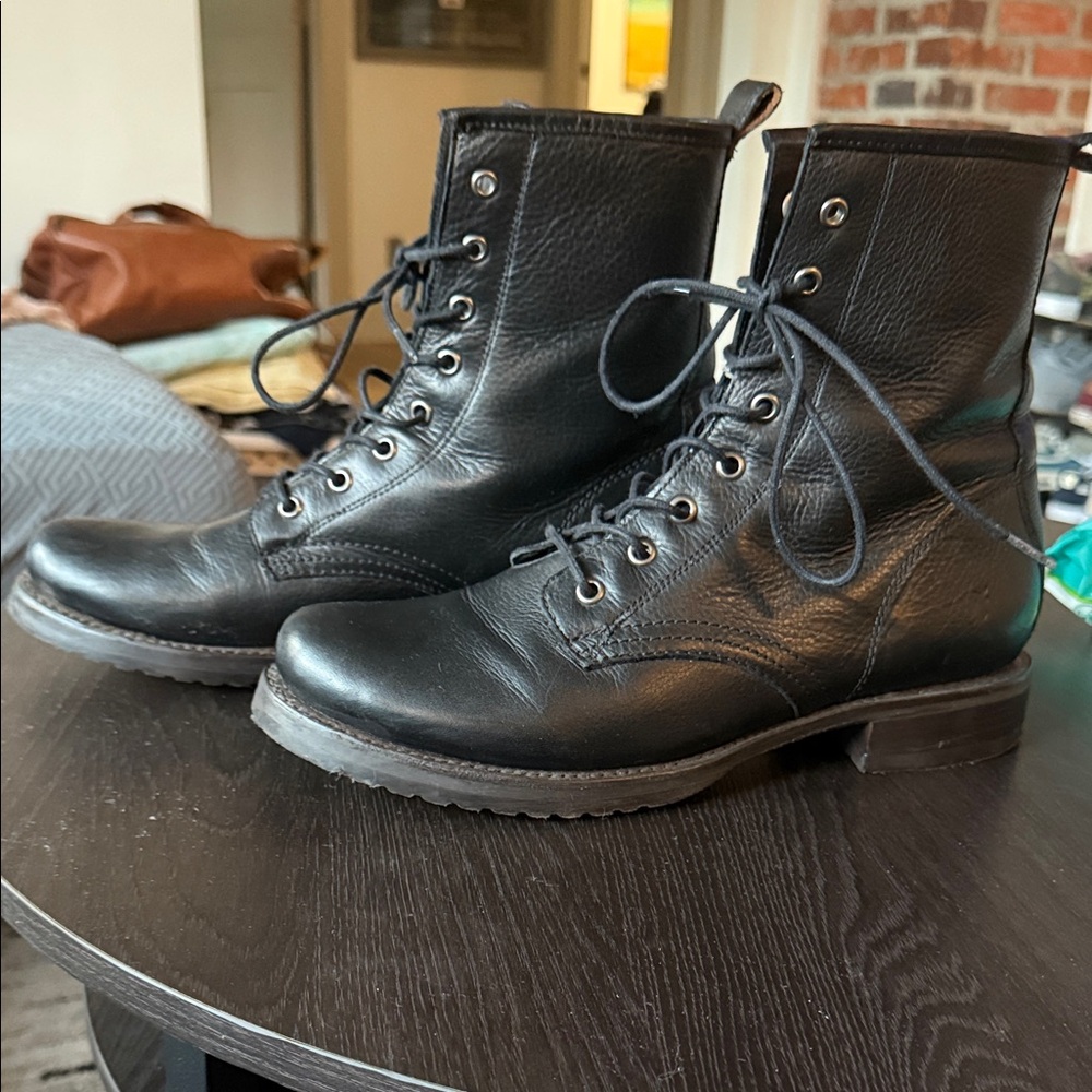 Frye Black Leather Women's Lace Up Boots